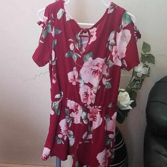 Romper - Picture 2 of 3